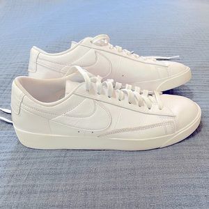 Nike Women's Blazer Low Triple White shoe